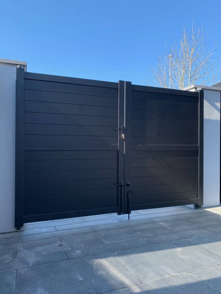 Flat Top Aluminium Driveway Gates With Horizontal Infill